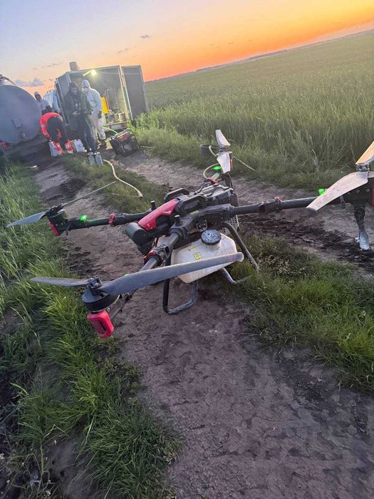 Обробка полів дроном без колії — гербіциди, фунгіциди, добрива
