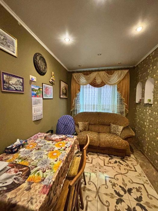 Продам дом в центре.