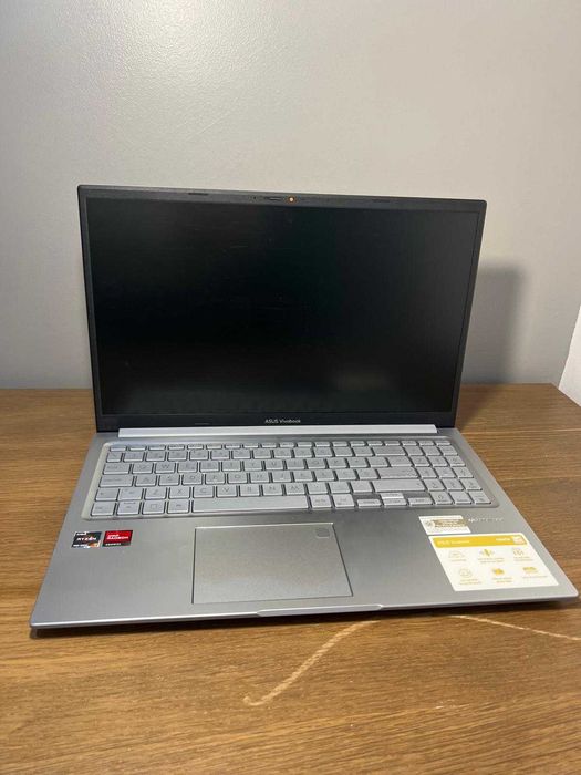 Asus VivoBook 15 M1502Y|15.6"FullHD|Ryzen 7-7730u|16Gb Ram|Ssd 512Gb|