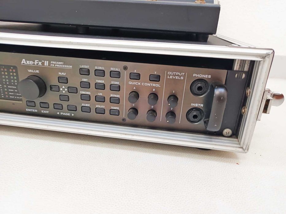 Fractal Axe FX II + Controlador + Flightcase