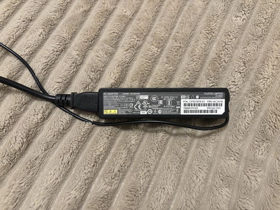 Laptop FUJITSU E744 i5 14’