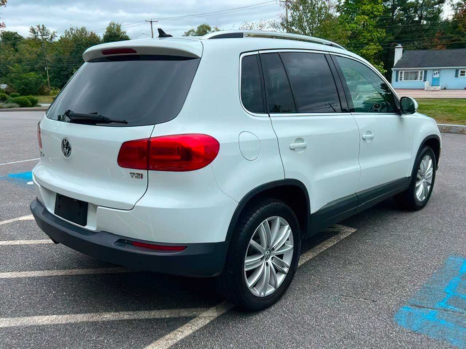 Volkswagen Tiguan      2016