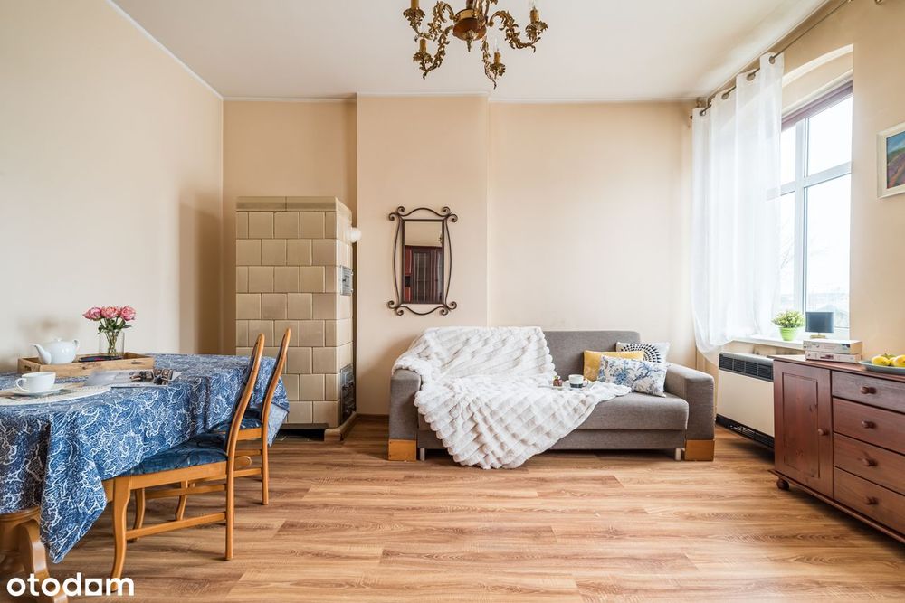 Przestronne mieszkanie w kamienicy / 2 pokoje / 60 mkw / duże okna