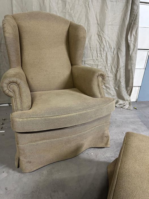 Poltrona Antiga , em otimo estado , como nova