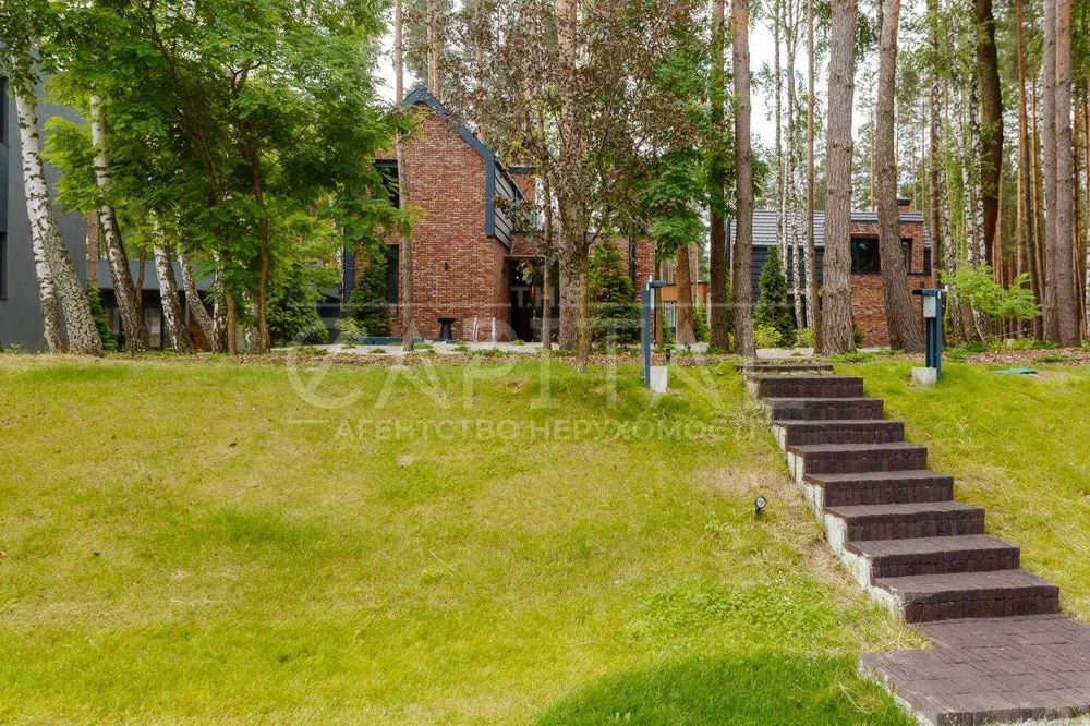 Продаж 2-поверхового будинку 200м2, с. Лебедівка, КМ Riviera Village