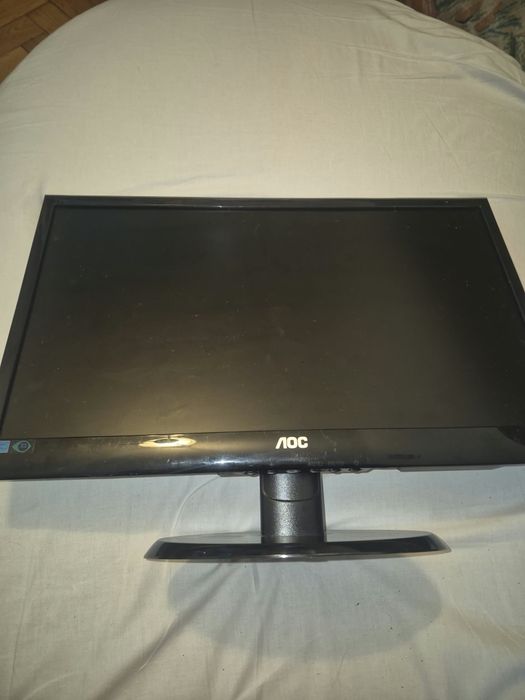 2 monitory aoc i benq
