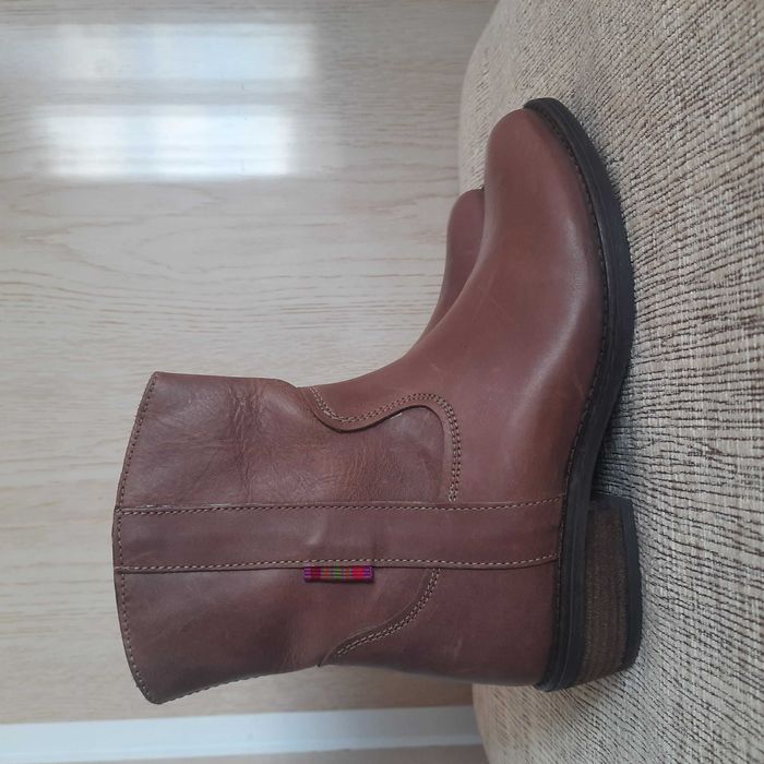 Новые кожаные полусапожки koel Kolkem.(Португалия), стелька 25 см.