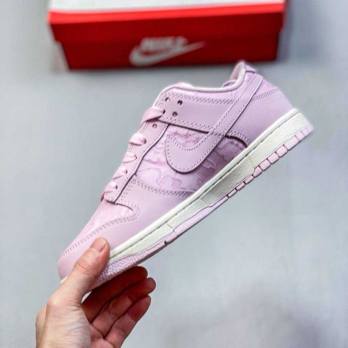 Кросівки Nike Dunk Regal Pink low / найк данк лоу рожеві кросівочки
