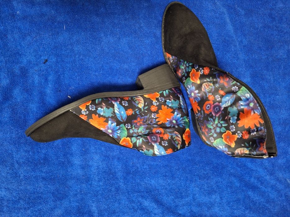Damskie trendy botki 42.wkladka ma 27cm.