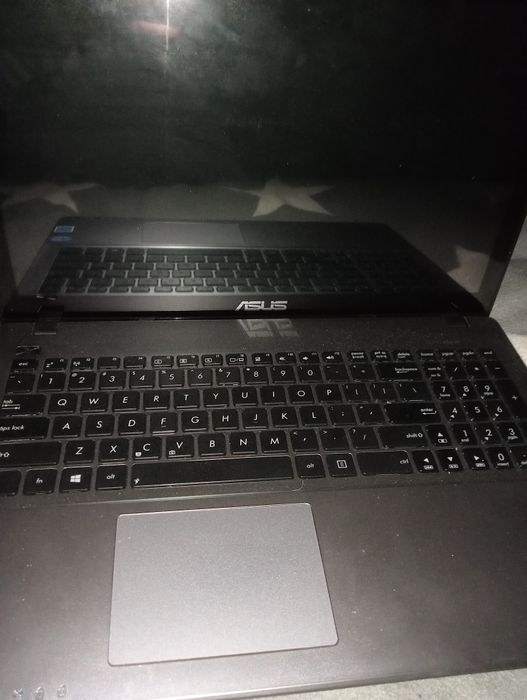 Laptop Asus X550C
