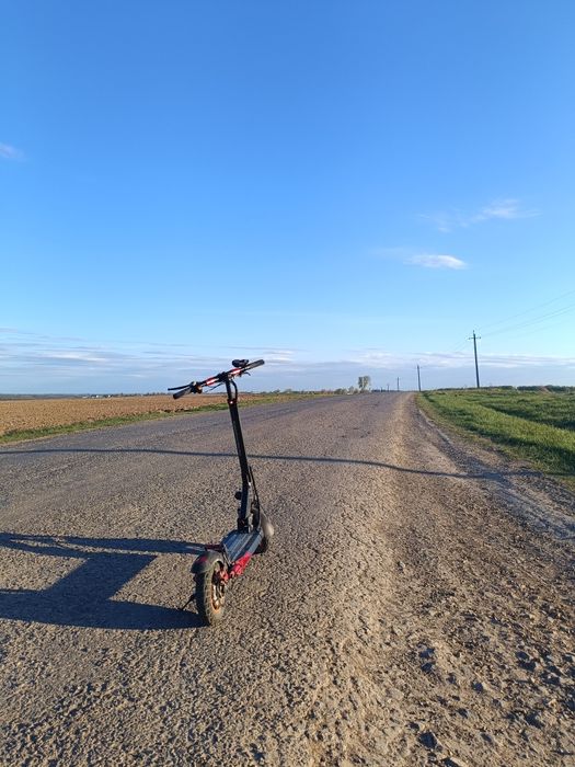 Продам електро самокат куго кірін м4 про