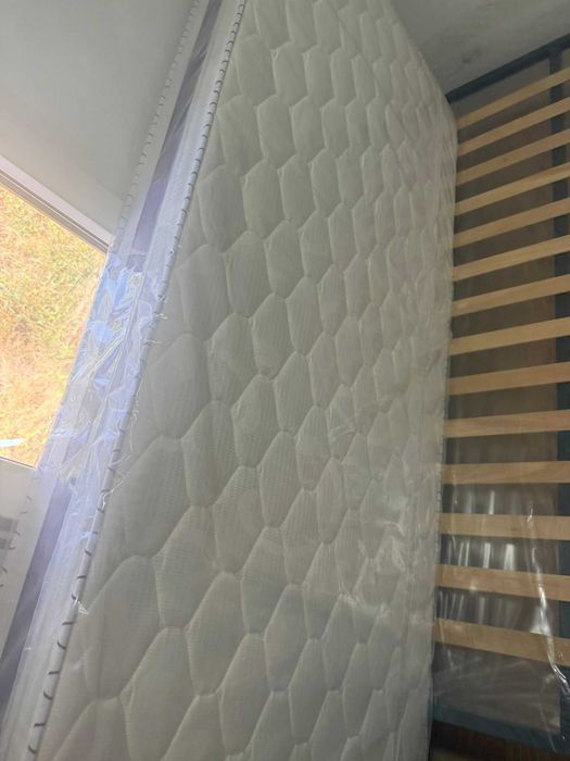 2 camas de ferro com colchão completamente NOVAS