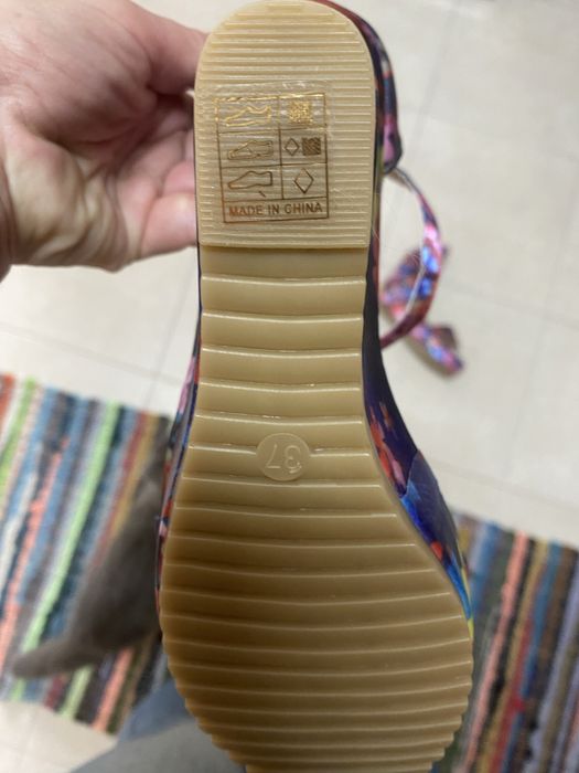 Sandalia cunha tecido