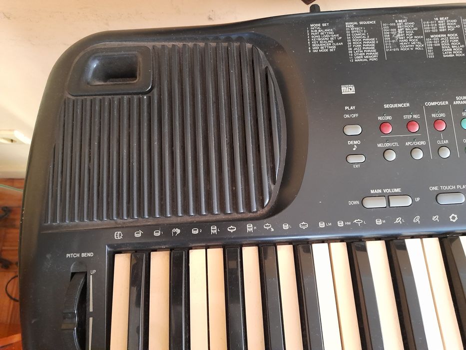 Teclado musical SX-KN701