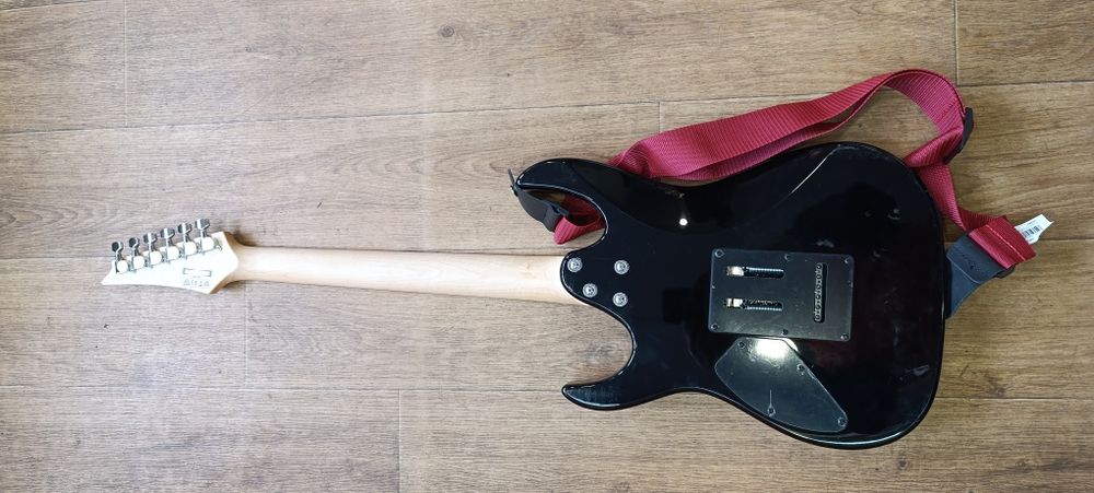 Продам электро гитару Ibanez GRX 70QA