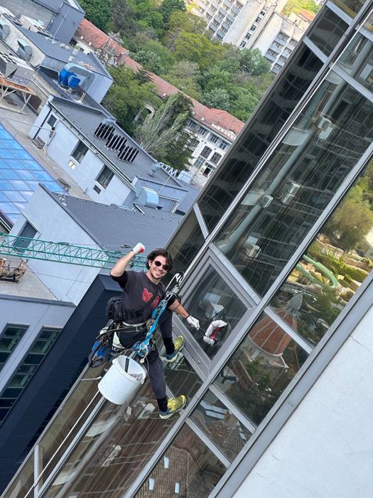 Мойка офисов, бизнес центров , стекломой , мойка окон ,мойка магазинов