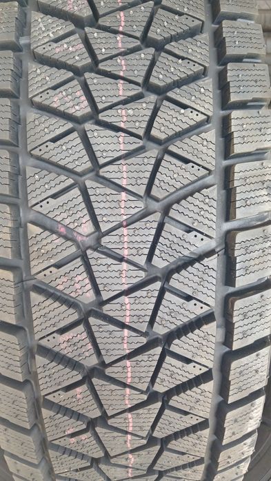 235 75 15 Bridgestone Blizzak DM-V 2