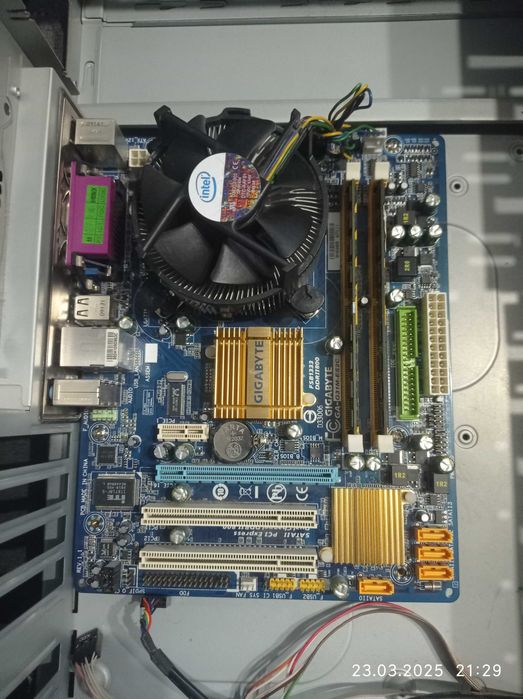 Комплект матер. плат S775 в подарок (брендовий систений блок) + бонус