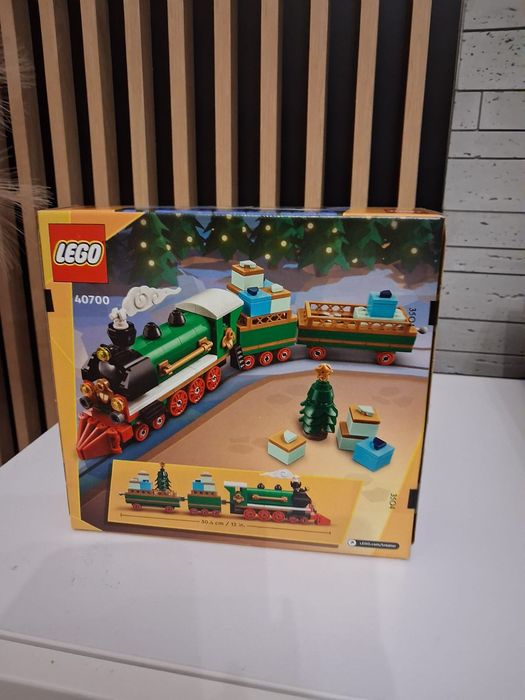 Zestaw klocków LEGO Świąteczny pociąg 40700