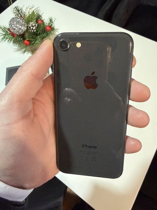 Айфон 8 64гб. в ідеальному стані