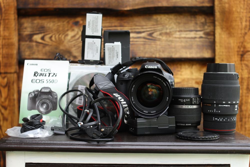 Продам Canon 550D стан нового.