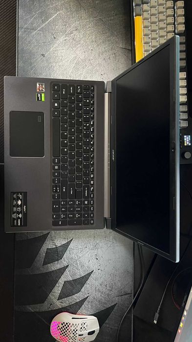 Laptop Acer Aspire 7 A715-42G