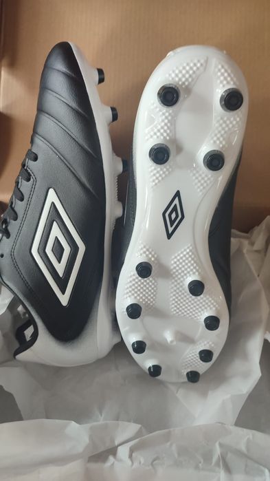 Chuteiras Umbro Calcio Fg