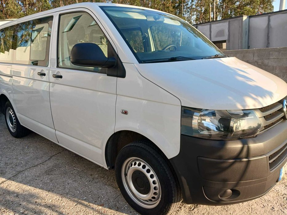 VW Transporter T5 de 9 Lugares · Nacional - poucos kms
