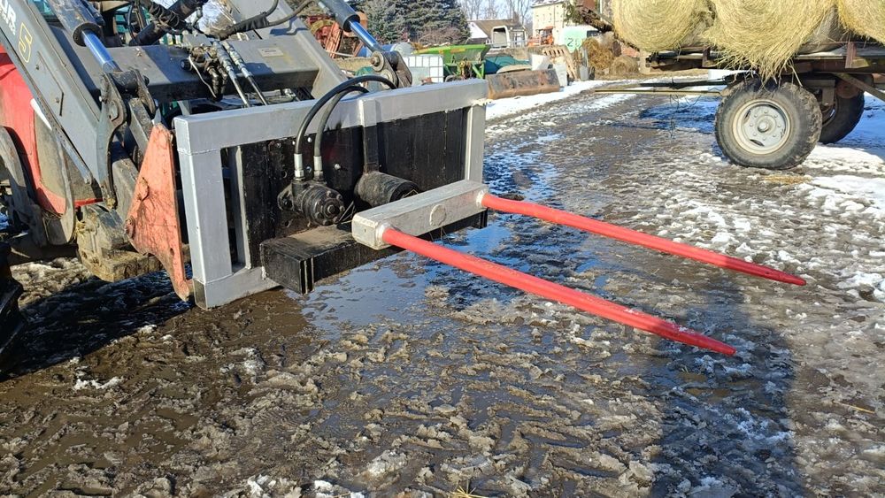 Rozwijarka do balotów, bel siana, słomy na TUR