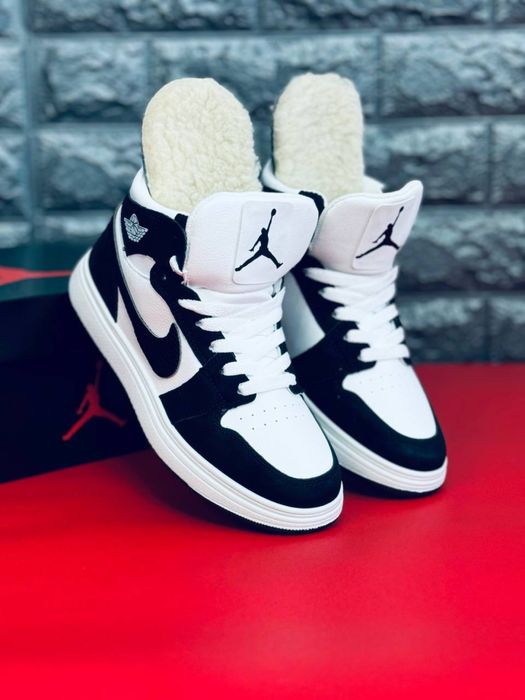 Кожаные кроссовки зимние Nike Air Jordan Retro 1 / Найк Жордан Джордан