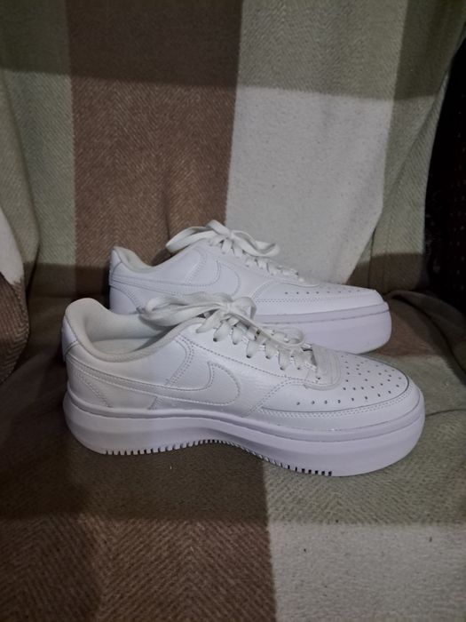Кросівки Nike білі
