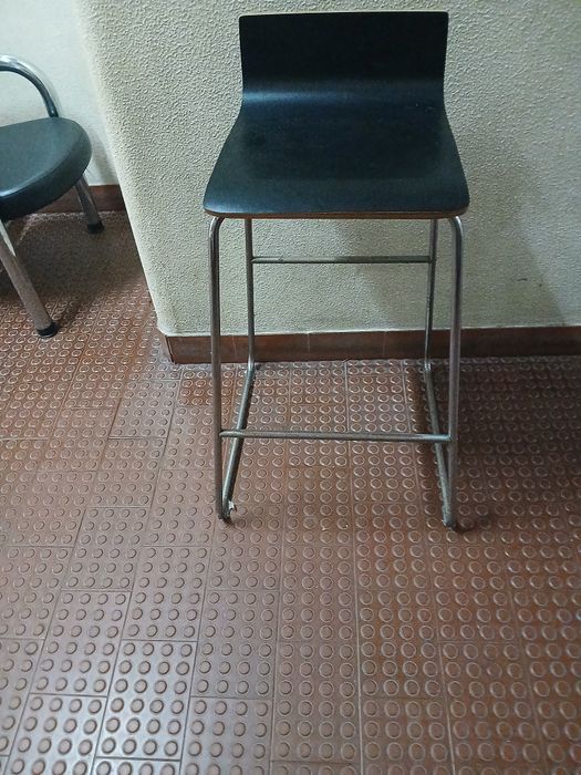 4 cadeiras para mesa ou balcao