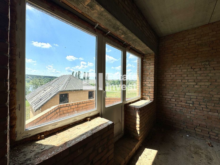 Продаються 2 будинки за ціною одного, с. Литвинівка, 35 км від Києва