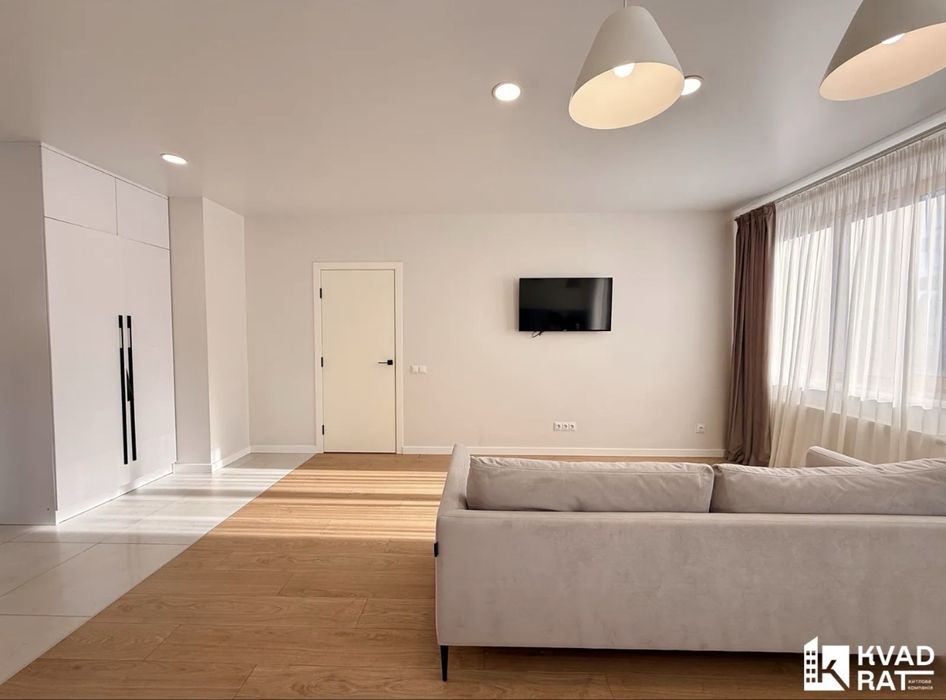 Простора квартира з якісним ремонтом на Каскаді! 6 поверх!