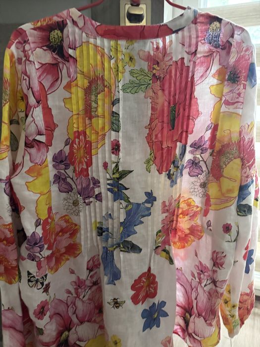 Лляна жіноча сорочка