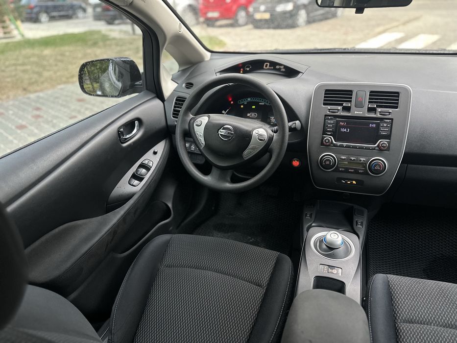 Продам Nissan Leaf 2017