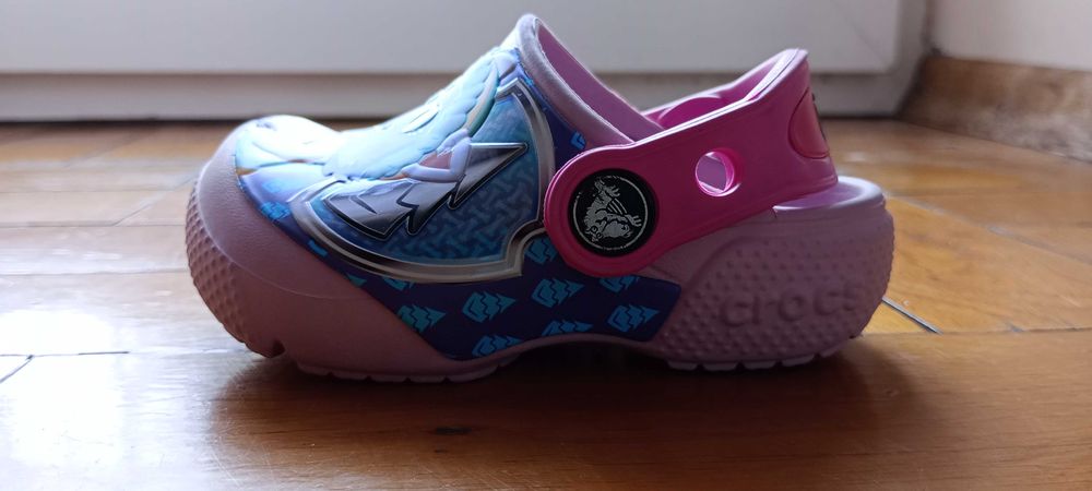 Klapki, chodaki Crocs Psi Patrol, rozmiar 20/21 (C5), dla dziewczynki
