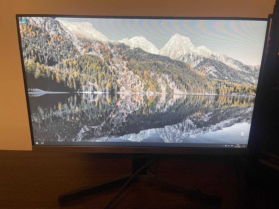 Монітор 24" Samsung S24R350FZI (IPS, 75Hz, Безрамковий)–Ідеальний стан