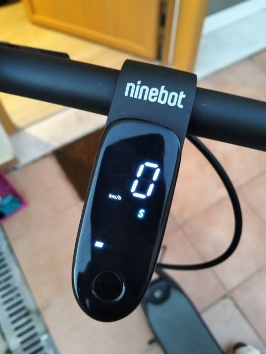 Trotinete Ninebot KickScooter F2