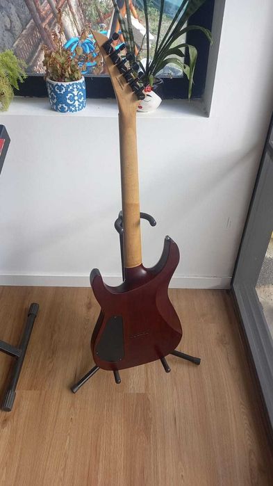 guitarra jackson pro series com hardcase