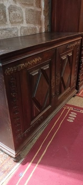 Paramenteiro Móvel Antigo