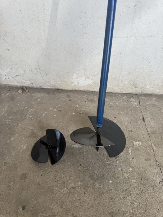 Бур ручной садовый с 2 насадками