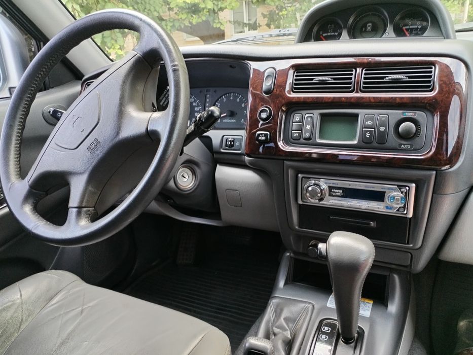 Продам Mitsubishi Pajero Sport 2005 года