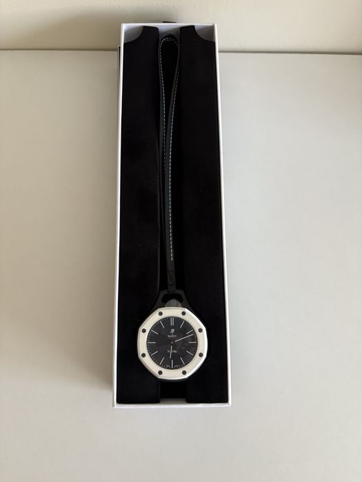 Ap X Swatch - Ocho Negro