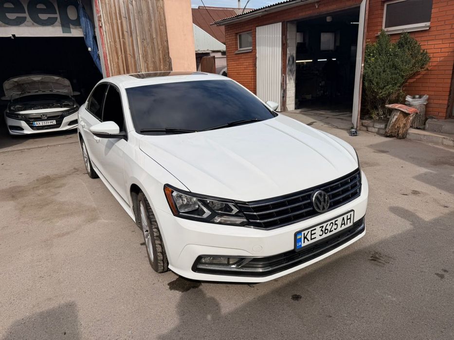 Volkswagen Passat 1.8TSI 2017год