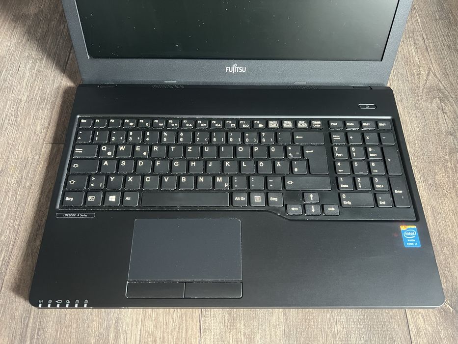 Laptop fujitsu a555 i3