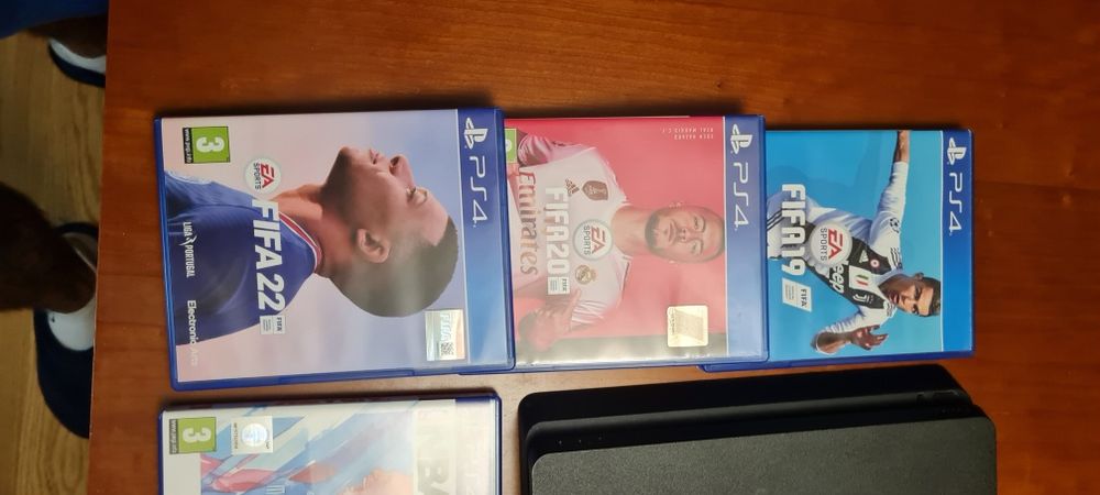 Playstation 4 slim 1 Tb modelo cuh-2216b