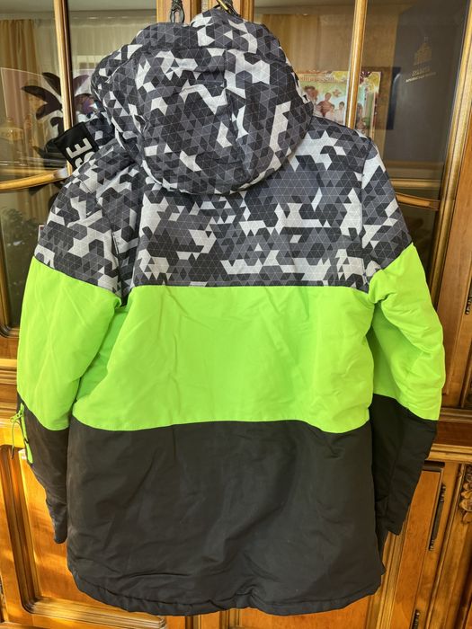 Лижна куртка Reserved