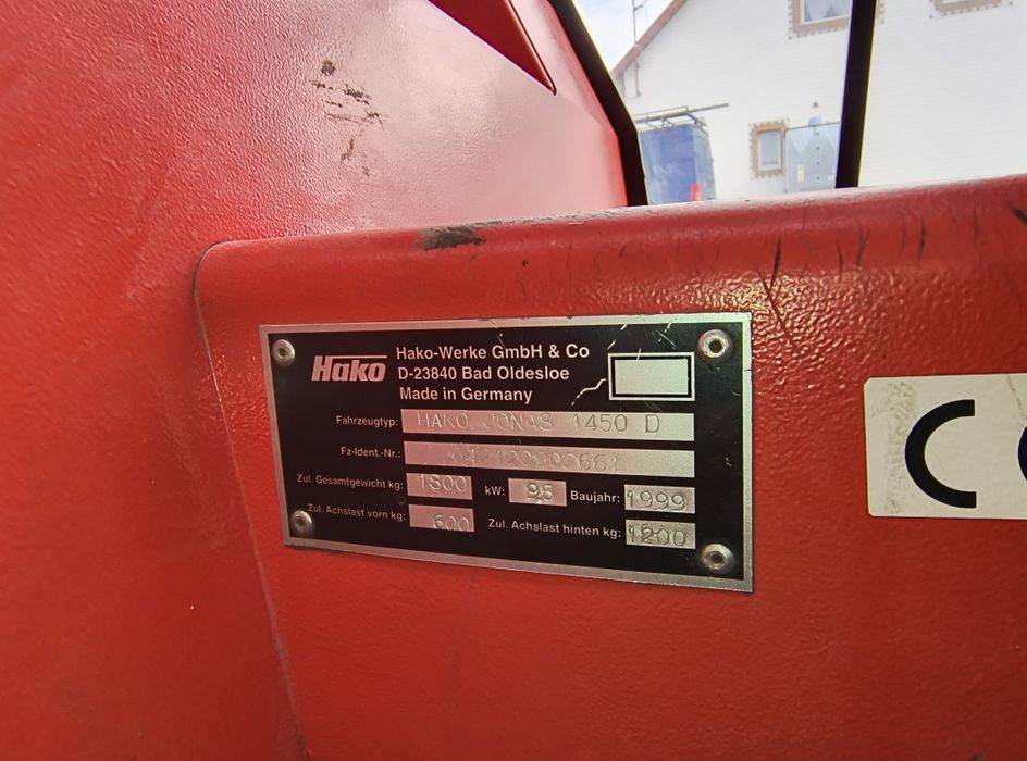 Zamiatarka spalinowa Hako Jonas 1450 D