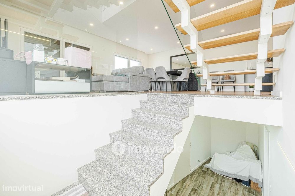 Moradia T3+1 moderna e exclusiva, com garagem e jardim, em Porto Salvo